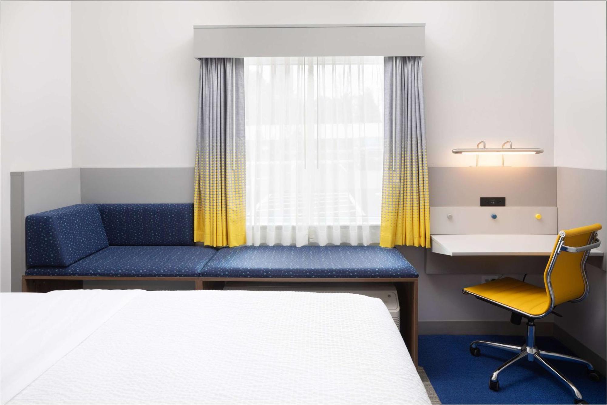Microtel Inn & Suites By Wyndham Macedon Esterno foto