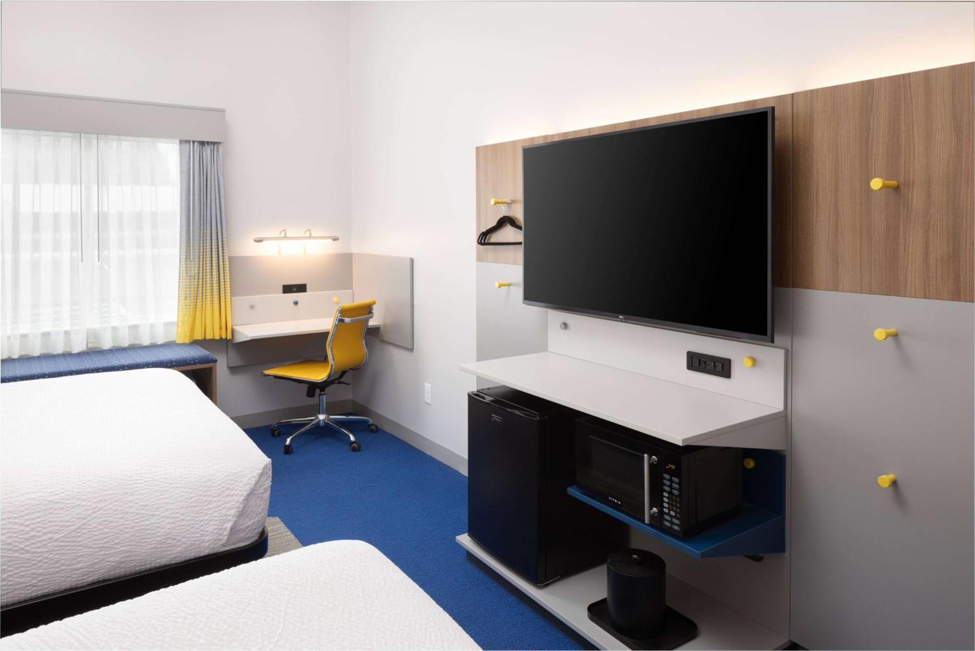 Microtel Inn & Suites By Wyndham Macedon Esterno foto
