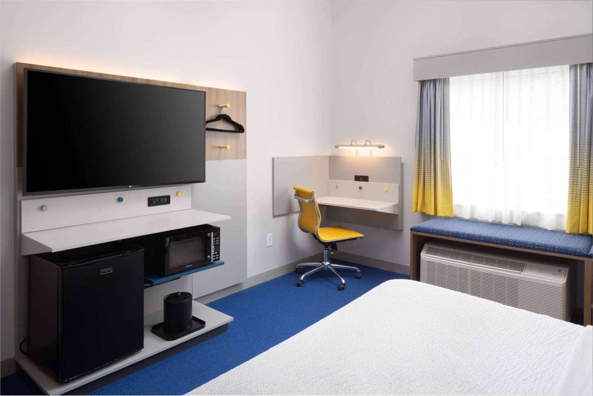 Microtel Inn & Suites By Wyndham Macedon Esterno foto